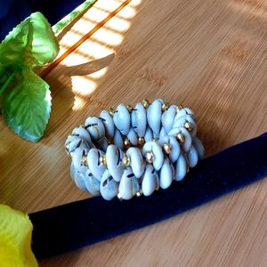 1PC Beautiful Double Row Shell and Gold Beads Bracelet.